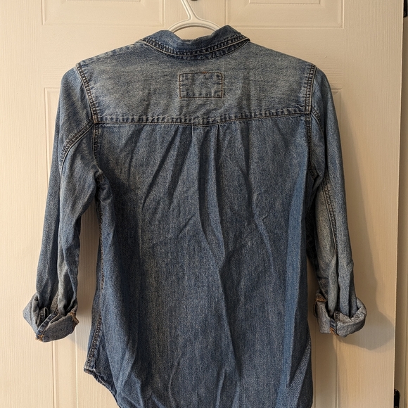 H&M chambray button up - Picture 2 of 2